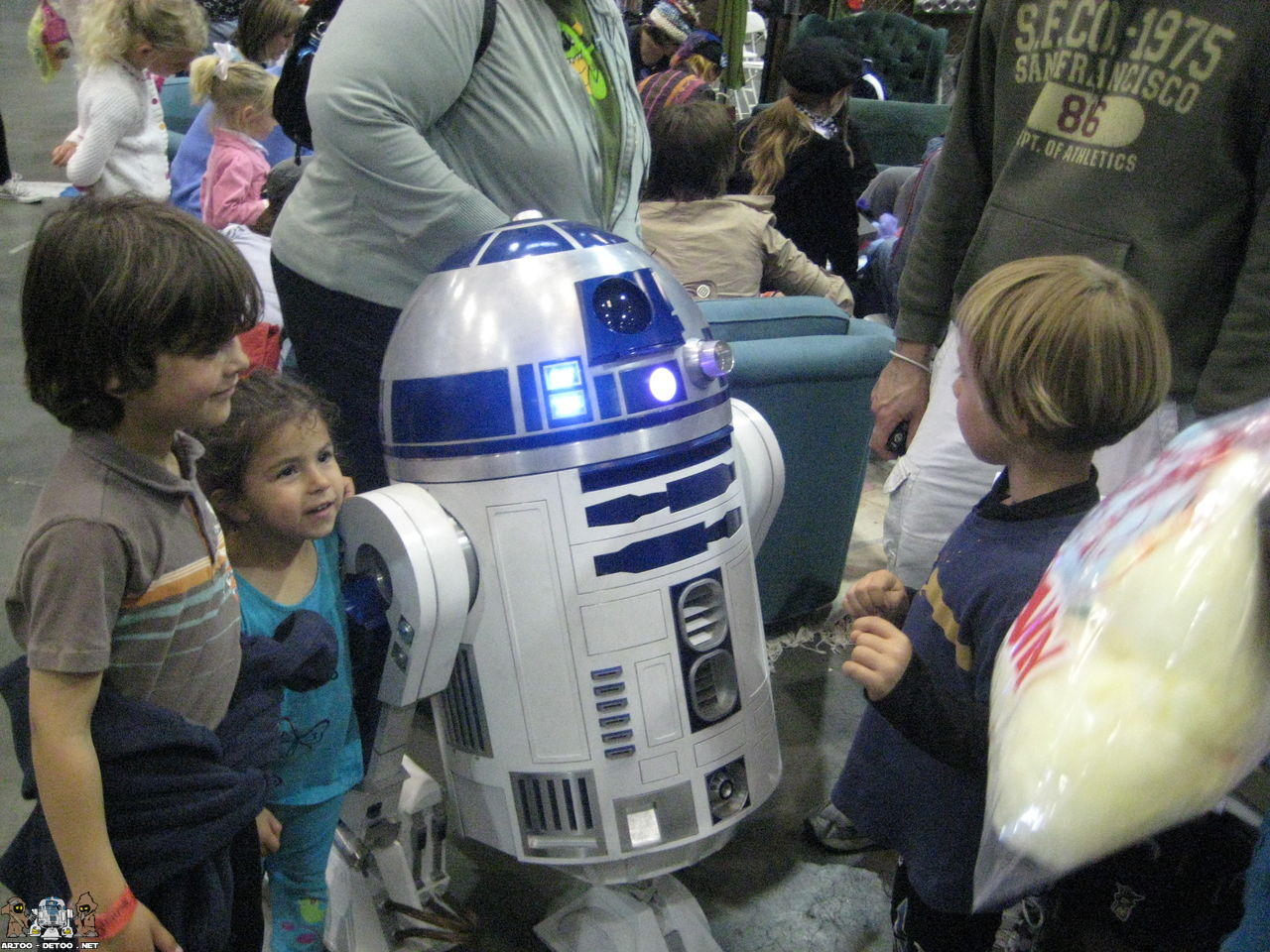 R2 at the Star Wars Craft workshop